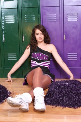 zoligirls-kristal-cheerleader-shiny-pantyhose-01