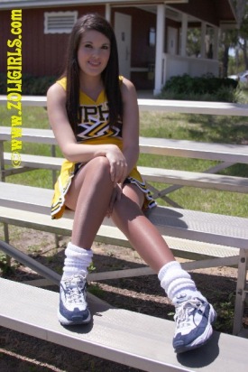 sexy-cheerleader-girl-04