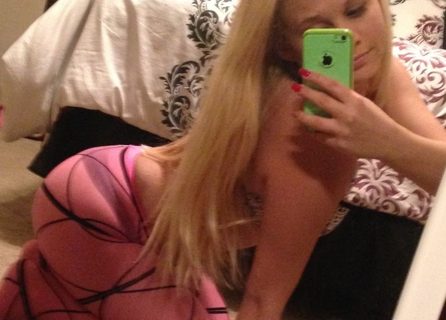Real Pantyhose Teens Kelsey selfie