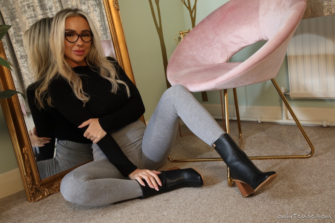 OnlyTease Bethany M leggings over black pantyhose