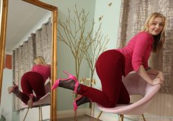 Only-Secretaries Em Yang hose under trousers